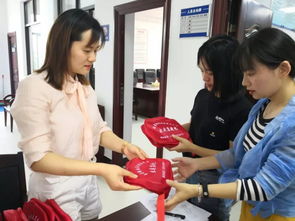 做实做强“一公里就近诊疗”服务，完善居民服务业体系